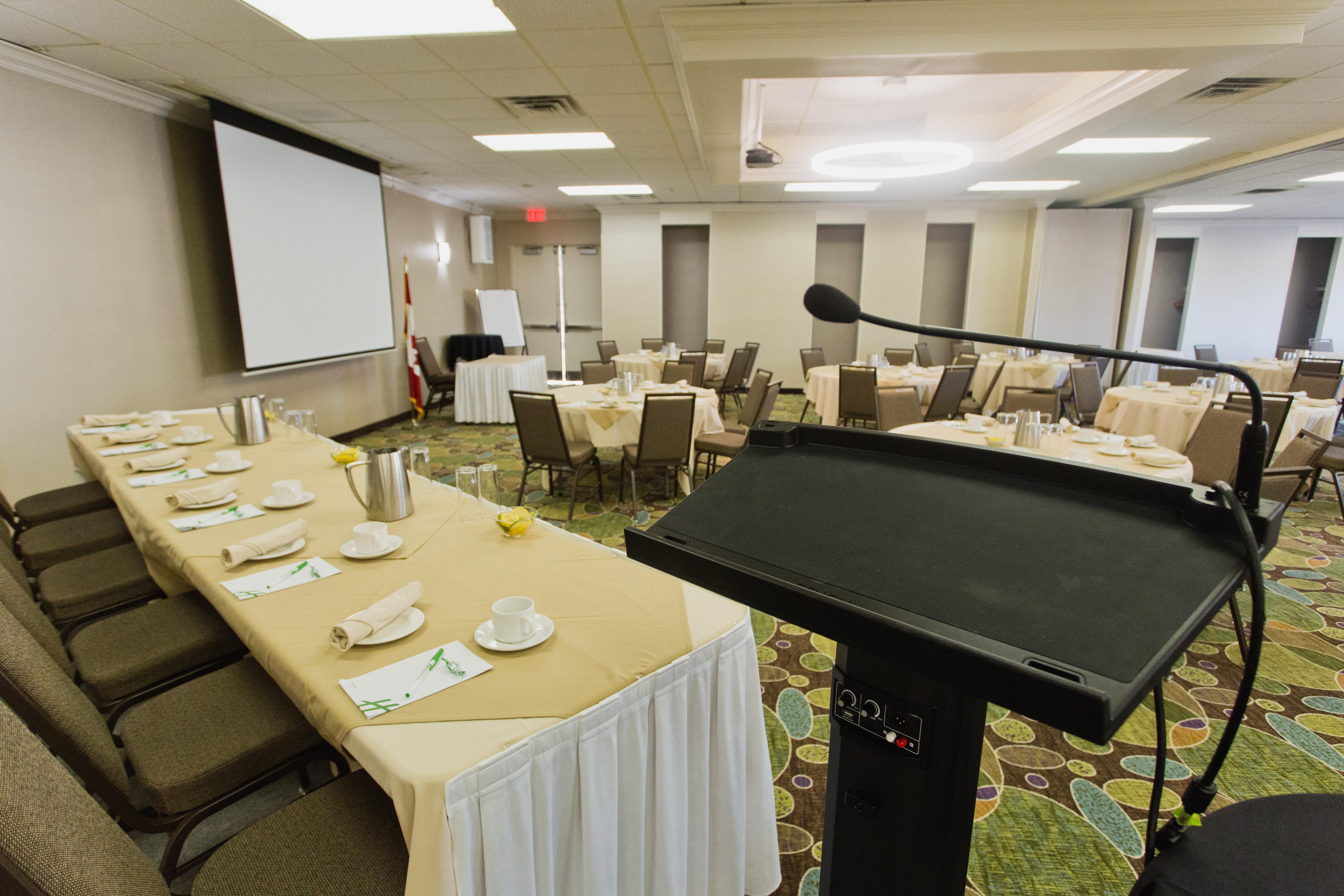 Holiday Inn Hotel Peterborough Waterfront By Ihg Buitenkant foto