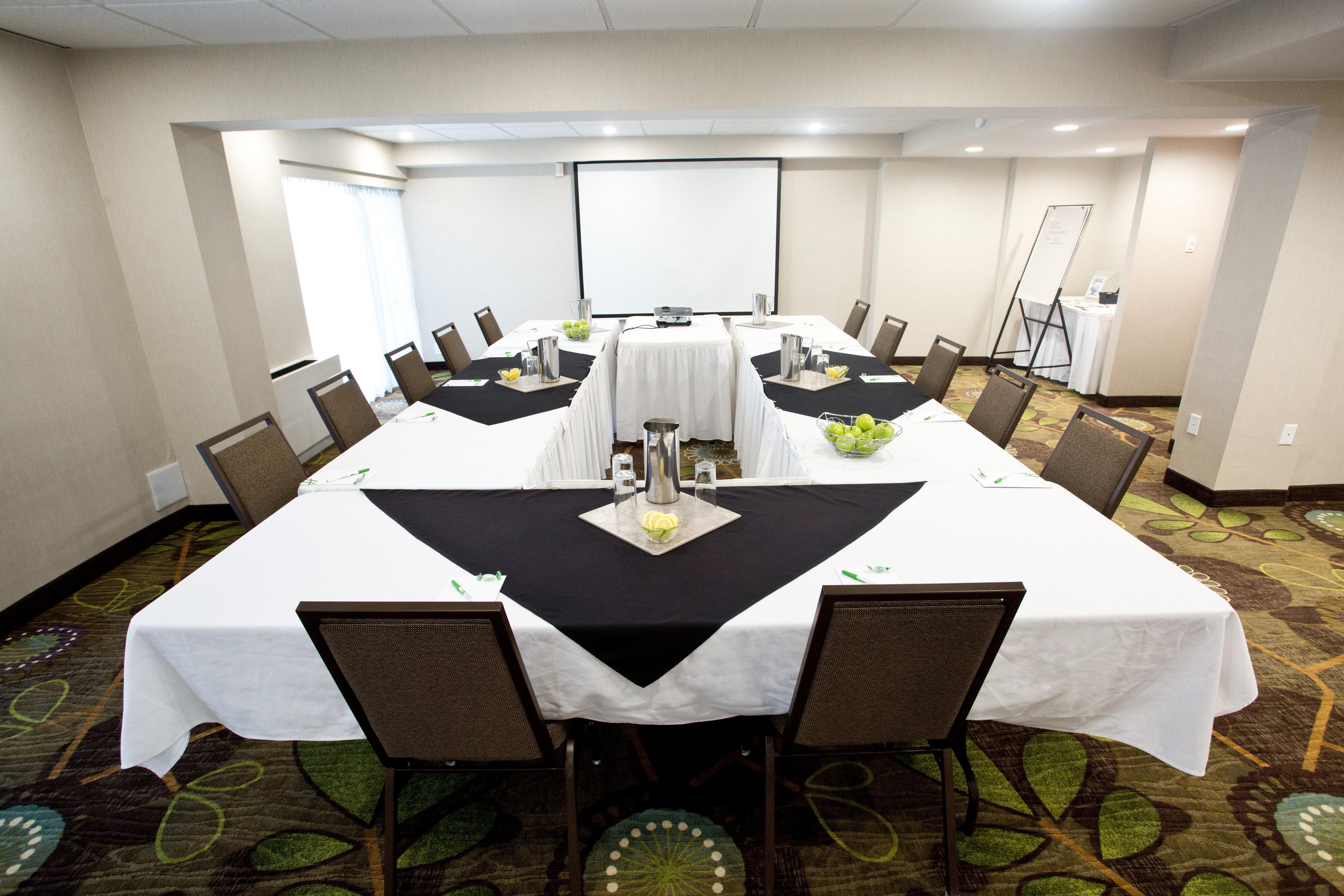 Holiday Inn Hotel Peterborough Waterfront By Ihg Buitenkant foto