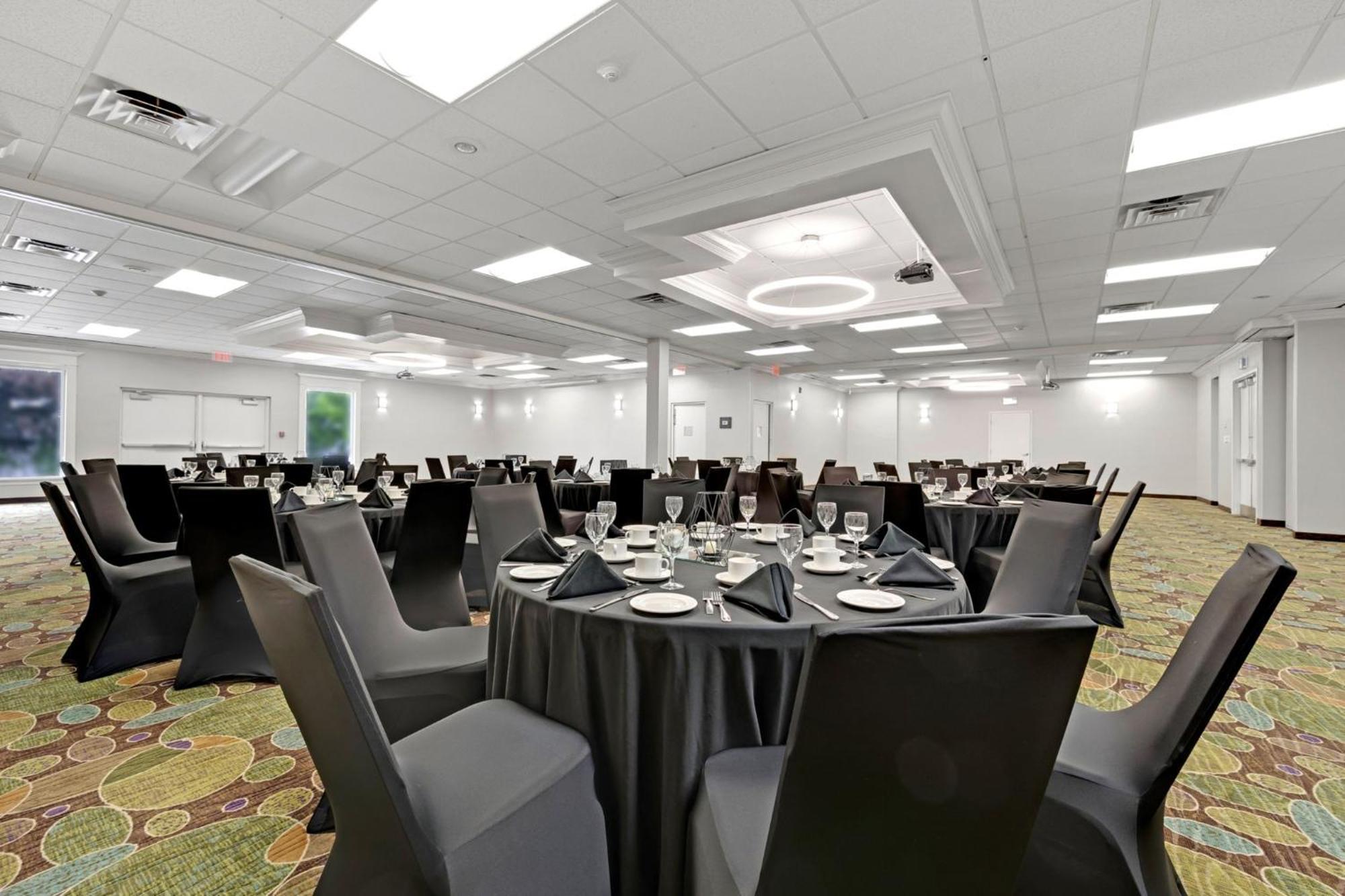 Holiday Inn Hotel Peterborough Waterfront By Ihg Buitenkant foto