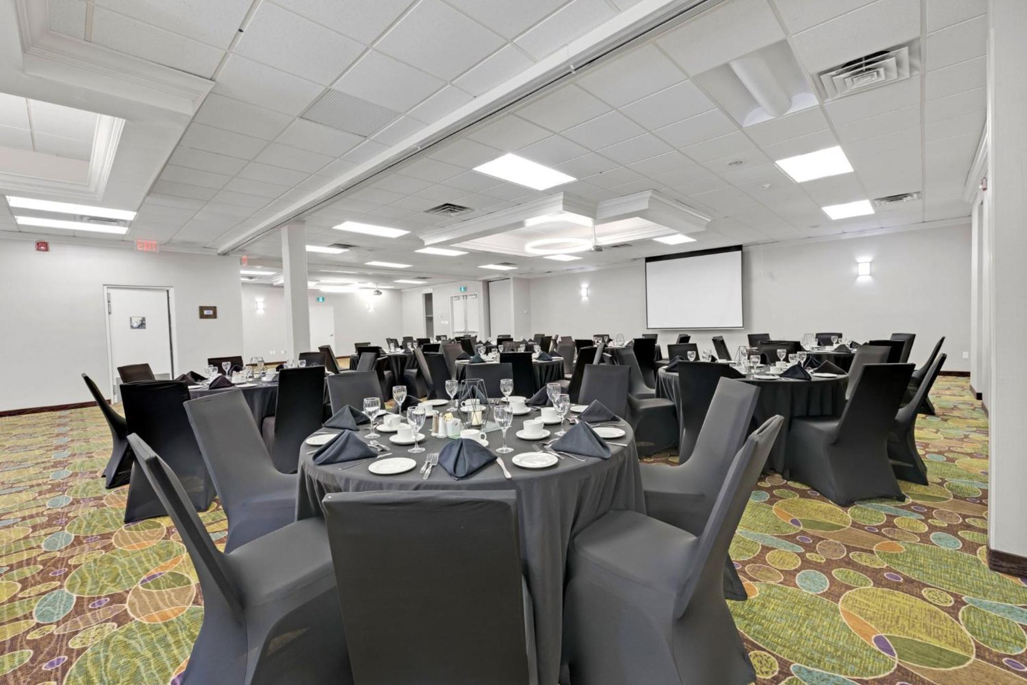 Holiday Inn Hotel Peterborough Waterfront By Ihg Buitenkant foto